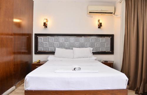 Abdin Hotel | laura palace