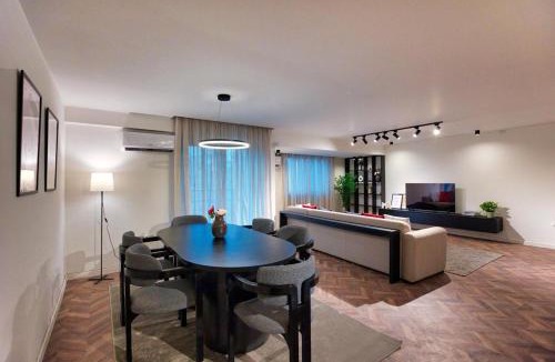 Al Duqqi Apartment | Elite stay 3 BEDRoOMS DOWTOWN Elpatal