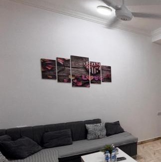 Sakkala Apartment | Charming Apt with Sunny Balcony, Walk to Sheraton St