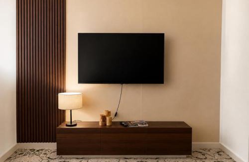 Village Road Apartment | La Vista Magawish