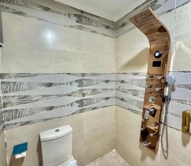 Qasr an-Nil Hotel | Golden Pyramids Hotel & Roof Top