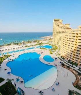 Ras Sudar Apartment | Porto Sokhna pyramids Sea View Family