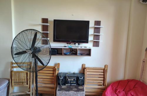 Al-Janayin Apartment | Relaxing Chalet with Pool & Sandy Beach