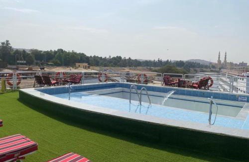 Nile River Luxor Hotel | tarot nile crous