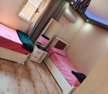 Pyramids Gardens Apartment | رقم العقار 32ع
