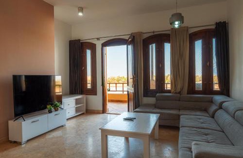 El Gouna House | Westgolf El Gouna - Free Pool & Lagoon - 2 BR - 1 Master Bedroom