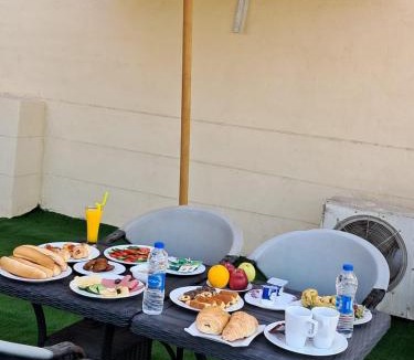 Al Haram Hotel | Luna pyramids view