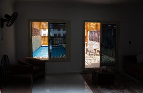 Yusuf as-Sidiq Ski Chalet | شاليه قرية تونس بمسبح خاص
