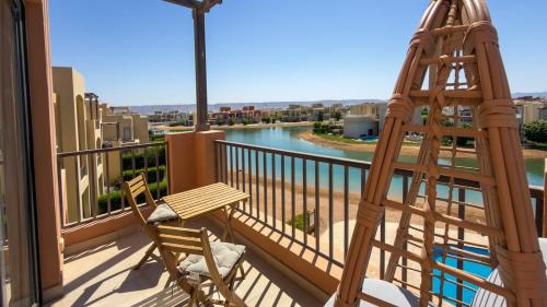 El Gouna Apartment | Lagoon & Shared Pool Views! Tawila 2BR in El Gouna