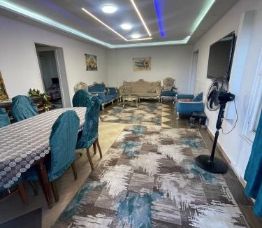 Al-Muntazah Ski Chalet | شاليه بحديقه في المعموره الشاطئ امام البحر