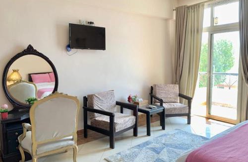Luxor Hotel | Luxor International Hostel