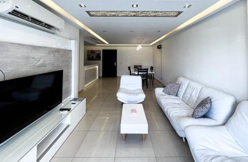 Heliopolis Apartment | Fresh & Fabulous 2BDR - 5 min to Airport
