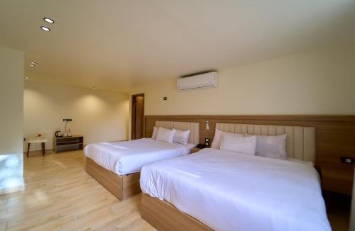 Kafrat al Jabal Hotel | La Roja pyramids inn