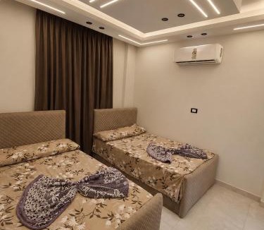 Al-Muntazah Apartment | Palm House - Maamourah Beach