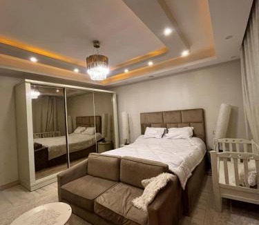 Luxor Apartment | Golden mug