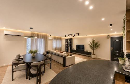 Al Duqqi Apartment | Elite stay 3 BEDRoOMS DOWTOWN Elpatal