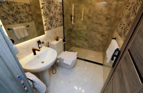 Kafrat al Jabal Hotel | Pyramids Palace INN With Rooftop Access