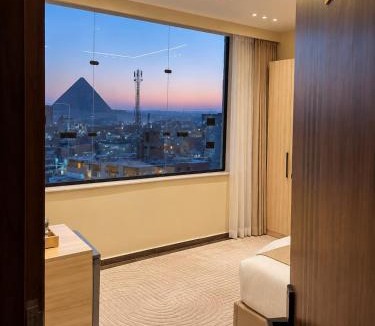 Al Haram Hotel | Queen Taliaa pyramids view