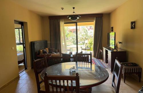Port Ghalib Apartment | Pool Days & Ocean Waves