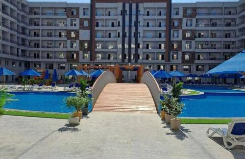 As-Salam Apartment | غرفه فندقيه ذات مطبح وحمام سرير مكيف غسلاله تلاجه بوتجاز شاشه في بلكونه