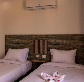 Al Ahyaa Resort | Beachfront Aquapark Suites