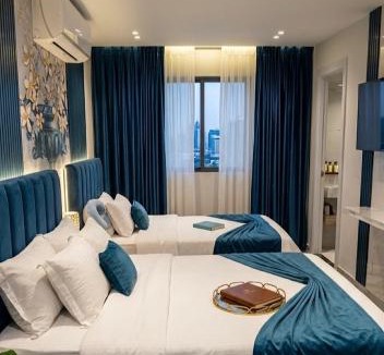 Qasr an-Nil Hotel | Cairo Lotus Hotel Thrir Sq
