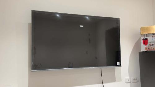 Al Alamayn Apartment | The gate