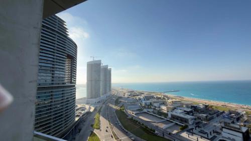 Al Alamayn Apartment | The gate