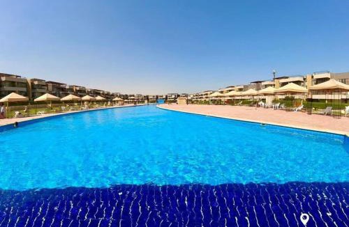 El Gouna Ski Chalet | شقة فاخرة بإطلالة على المارينا - قلب الجونة - Luxury Marina View Apartment