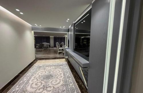 Al Manial Apartment | Royal Flat with Nile & Pyramids Panoramic View