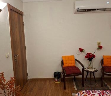 An-Nuzhah Apartment | Unique apartment close to Cairo Airport with free pickup and dropoff airport shuttleشقة فاخرة تطل على مطار القاهرة الدولي مع توصيل مجاني من والى المطار 独特舒适的公寓 靠近开罗机场 提供免费机场接送服务 让您的旅程更加轻松便捷