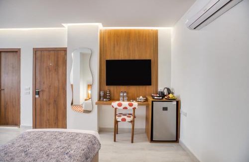 Sheikh Zayed City Hotel | Seven Stays Centric West Zayed