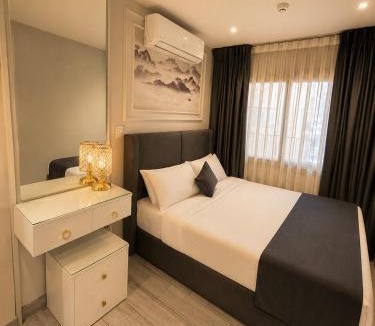 Qasr an-Nil Hotel | Grand lotus hotel downtown