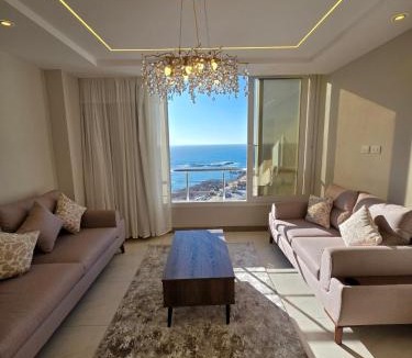Al-Muntazah Apartment | Direct Seaview Luxury Home 3Bedroom - Families Only - with Wifi and Parking