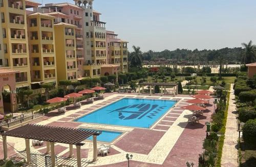 Dream Land Apartment | Modern 2-bedroom Apt Dreamland Golf & Pool View