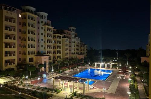 Dream Land Apartment | Modern 2-bedroom Apt Dreamland Golf & Pool View
