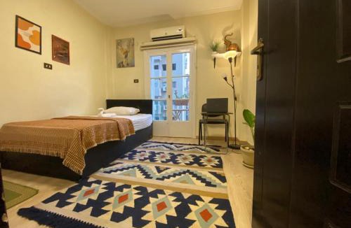 Qasr an-Nil Apartment | Cozy stay in downtown!
