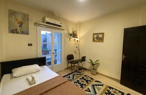 Qasr an-Nil Apartment | Cozy stay in downtown!