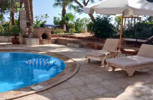 El Hadaba Apartment | Villa Gamila, private Ferienwohnungen direkt am Meer mit Garten und Pool