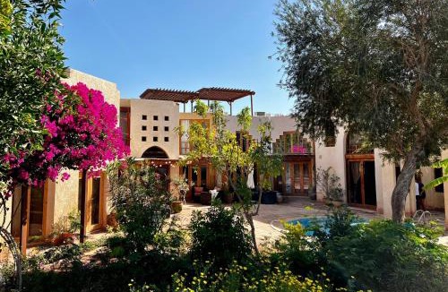 El Hadaba Apartment | Villa Gamila, private Ferienwohnungen direkt am Meer mit Garten und Pool