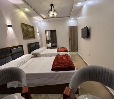 Kafrat al Jabal Apartment | zosar pyramids view