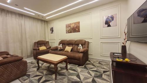 Al Duqqi Apartment | RD Served Apartment 3-Bedroom Dokki - Ideal Location Downtown Cairo