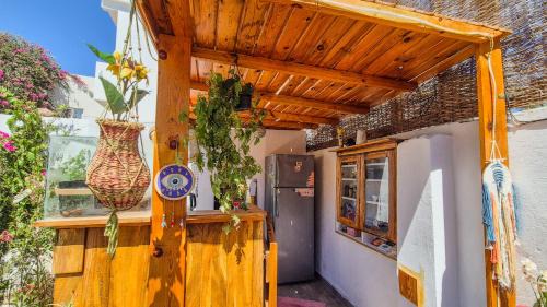Dahab Cabin | Bedro Wooden Cabin Shared Bath & Kitchen 30 Sec Beach