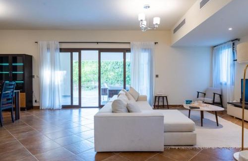 Sidi Abd El-Rahman Apartment | Classic 5BR Villa – Garden View – Marassi