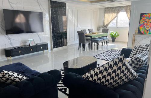 Pyramids Gardens Apartment | Grand Pyramids & GEM View