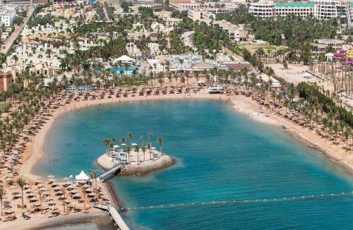 Village Road Apartment | Resort Apartment by Lagoon Beach with Pools & Aqua Park