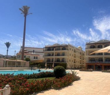 Sahl Hasheeh Apartment | Palm Beach Piazza Beachfront lovely Apartment
