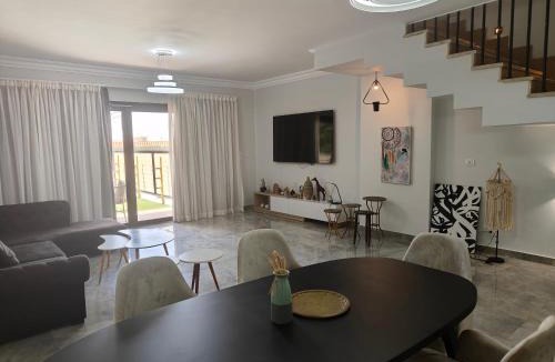 New Cairo Villa | Hyde Park New Cairo Luxe Villa -3 bedroom- Family only
