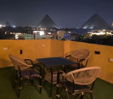 Giza House | LOAY PYRAMIDS VIEW