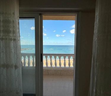 Al-Jumruk Apartment | Classic Seaview